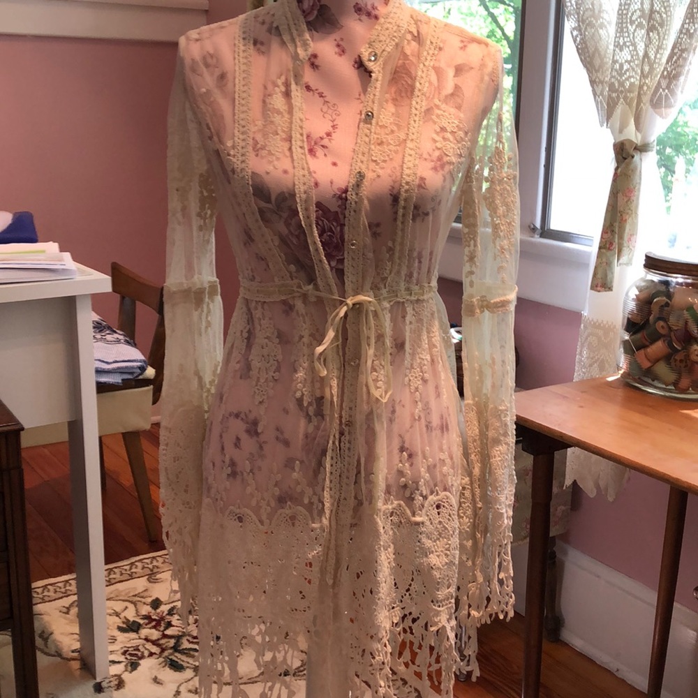 Cream lace ie front top